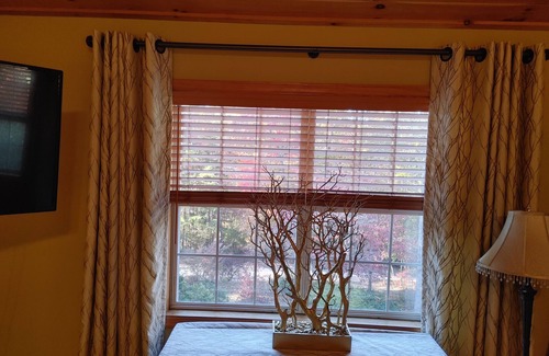 Blairsville Cottage | Romantic mountain cottage getaway