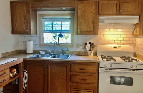 Lake Lure Cabin | Romantic Mountain Cabin - Views and Hot Tub