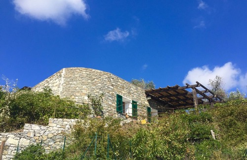 Dosso House | Romantic nest seaview. Tipical stone house with garden close to Cinque terre