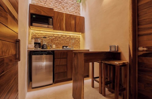 Ruta Independencia Apartment | Romantic Oaxaca Apartment w/Garden & AC – Walk to Historic Sites