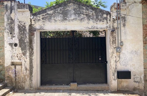 Ruta Independencia Apartment | Romantic Oaxaca Apartment w/Garden & AC – Walk to Historic Sites