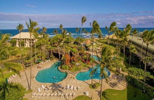 Hanamaulu Condo | Romantic Oceanfront Kauai Beach Resort, Jacuzzis, restaurants, 4 pools