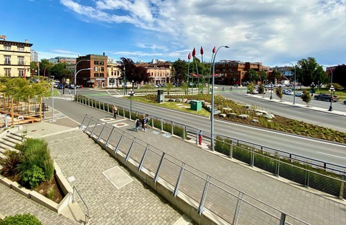 Inner Harbour Apartment | Romantic Old World Modern with Inner Harbour Views