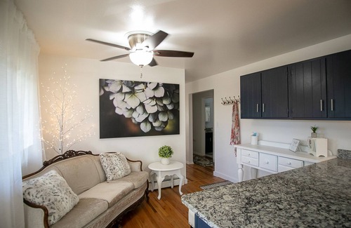 Louisville House | Romantic Olde Town Louisville Family Cottage