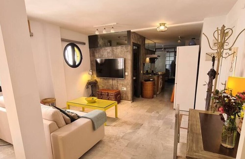 Campos Eliseos Apartment | Romantic open space loft in charming area of Malaga by Sharing Co.