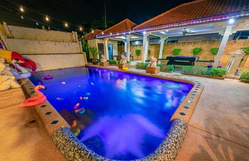 Bang Sare Villa | Romantic pool villa just 5 mins from the beach