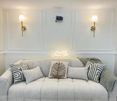 Tremblay-en-France Apartment | Romantic Private Spa Suite - Casacocoonspa - Love room