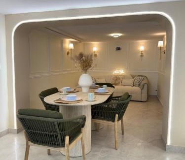 Tremblay-en-France Apartment | Romantic Private Spa Suite - Casacocoonspa - Love room