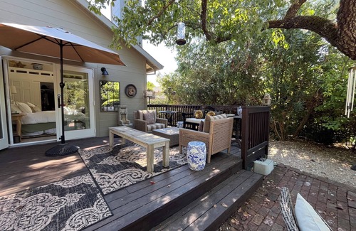 St. Helena House | Romantic, Private Jewel - 3 blocks from Downtown St.Helena in the Napa Valley