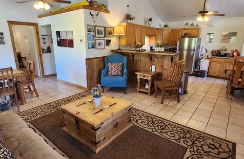 Leakey Cabin | Romantic Riverfront Cabin Getaway - upscale Hill Country Luxury cabin