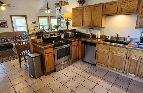 Leakey Cabin | Romantic Riverfront Cabin Getaway - upscale Hill Country Luxury cabin