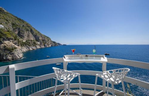 Praiano House | Romantic Room - RocksideEscape