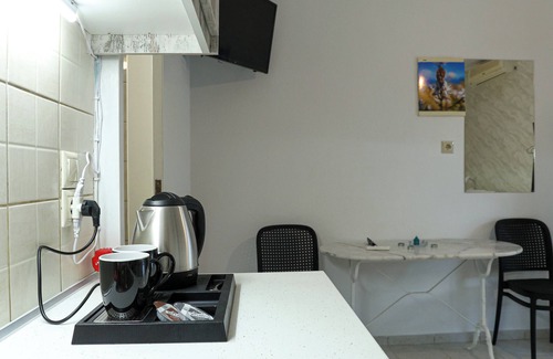 Heraklion Apartment | Romantic seaside apartment for two