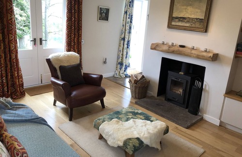 Monzie House | Romantic secluded cottage with hot tub in gorgeous location