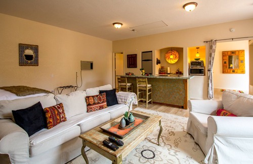 Sedona House | Romantic Sedona Casita + Stargazing Hot Tub. Red Rock Views & steps from trails!