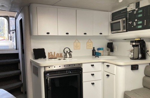 Coos Bay Boat Rental | Romantic Small Yacht Oregon Coast Adventure…New Listing!