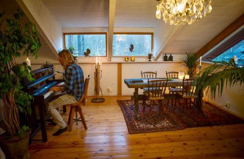 Stjarnsund Villa | Romantic Spa Villa with Fireplace by the lake