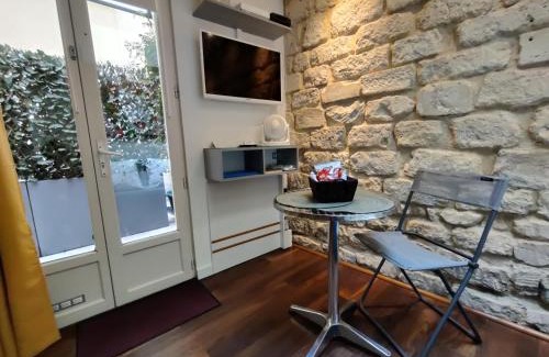 Montmartre Apartment | Romantic Tiny House inside Montmartre