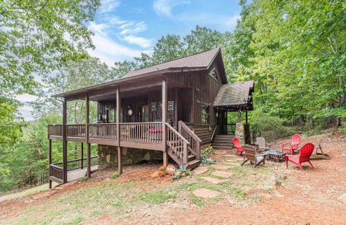 Cleveland House | Romantic Tip Top Hideaway, 10 MINUTE FROM HELEN WATER TUBING, BOOK 2 NIGHTS GET 1 NIGHT FREE