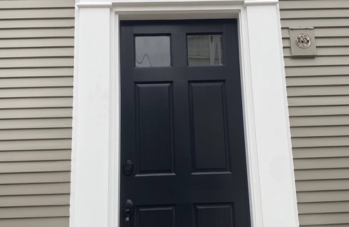 Nantucket Town House | Romantic, Two Blocks to Main Street and Water. Queen bedroom and Two Bathrooms.