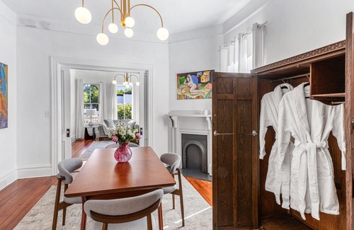 Thomas Square Apartment | Romantic Victorian Retreat Near Forsyth Park