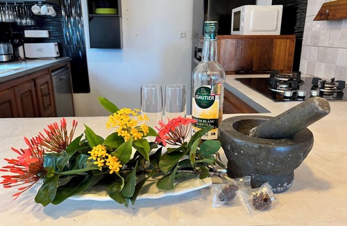 Saint-Leu Villa | Romantic villa with whirlpool bath 5mns from the beach!