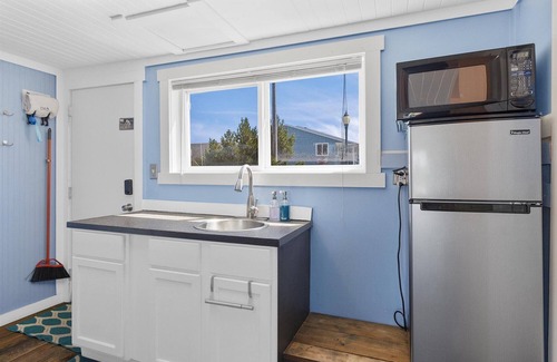 Long Beach House | Romantic, Walk to town and beach, Private (ArchView)