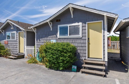 Long Beach House | Romantic, Walk to town and beach, Private (ArchView)