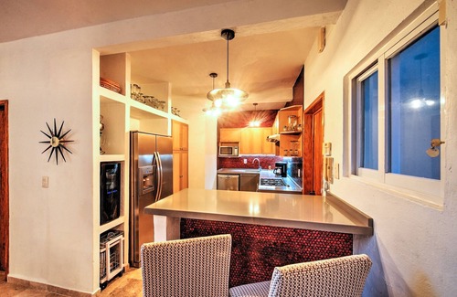 Romantic Zone Villa | ROMANTICA ZONE! CLICK HERE! VILLA&CAR! Map distance off. Villa is in Old Town!