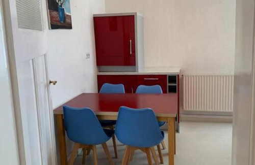 Leinhausen Apartment | Romantische 3Zi Wohnung, 100m S-UBahn Herrenhausen