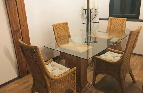 Leppersdorf Apartment | Romantische Ferienwohnung PENZLIN im Rittergut Leppersdorf