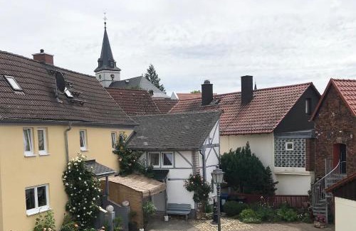 Wehrheim Apartment | Romantisches Gästezimmer - Zentralgelegen
