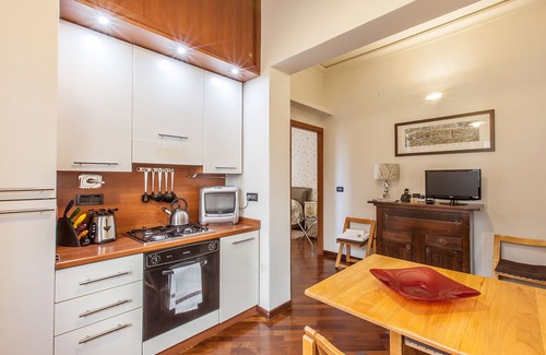 Rione VI Parione Apartment | Rome: ELEGANT APARTMENT IN THE CORE OF ROME HISTORICAL CENTER (PIAZZA NAVONA)
