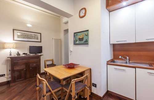 Rione VI Parione Apartment | Rome: ELEGANT APARTMENT IN THE CORE OF ROME HISTORICAL CENTER (PIAZZA NAVONA)