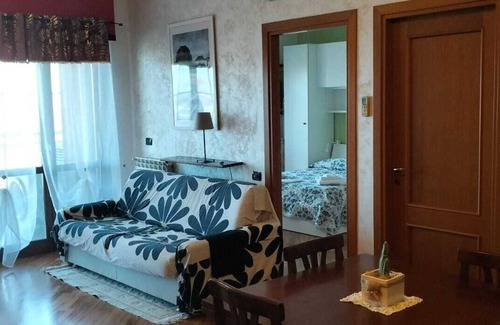 Centro Giano Apartment | Rome Fair, Fiumicino Airport, Leonardo Park, Commercity, flyanddre