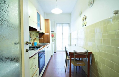 Quartiere XX Ardeatino Apartment | Rome: La Maison Rouge