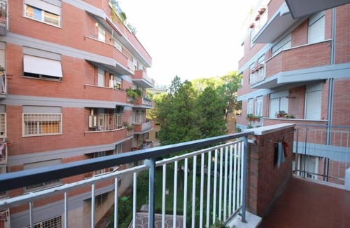 Quartiere XX Ardeatino Apartment | Rome: La Maison Rouge