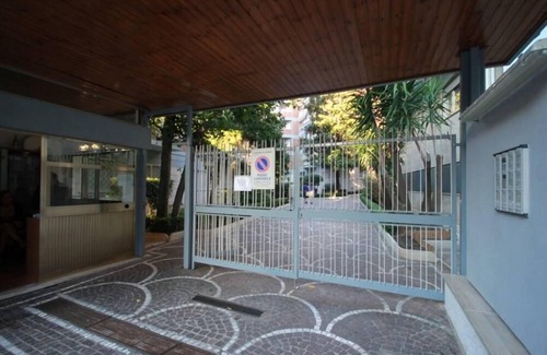 Quartiere XX Ardeatino Apartment | Rome: La Maison Rouge