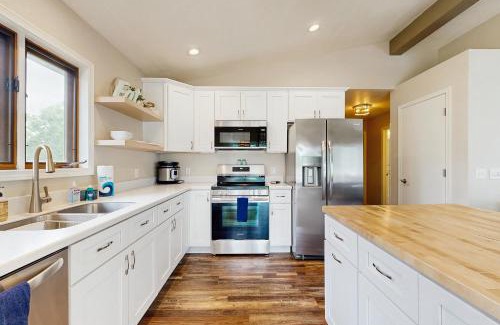 Nekoosa House | Rome Retreat- Steps from Beach & Golf