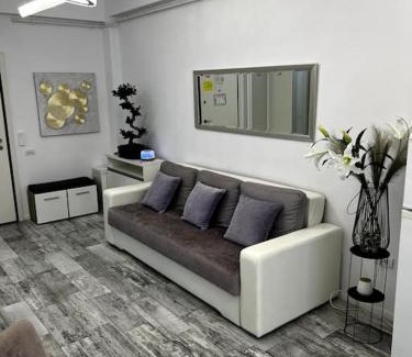 Constanta Apartment | Romeo's Beachfront Apartment by LOFT, Hotel OPERA and White Tower