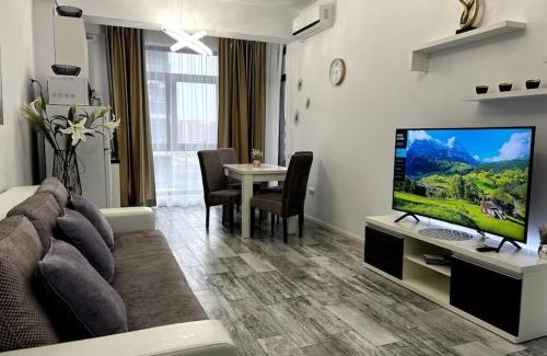 Constanta Apartment | Romeo's Beachfront Apartment by LOFT, Hotel OPERA and White Tower