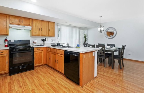 Romeoville House | Romeoville Rental - Harmony Ln