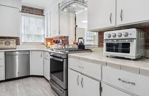 Midtown House | Ron Melander's 1616 Skidaway Road - close to downtown!