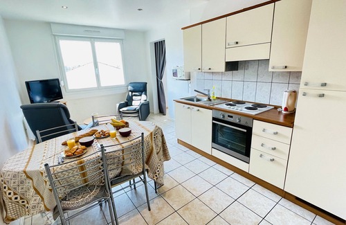 Forges-les-Bains Apartment | Ronsard: Apartment 300 meters from the spa (unlimited parking)