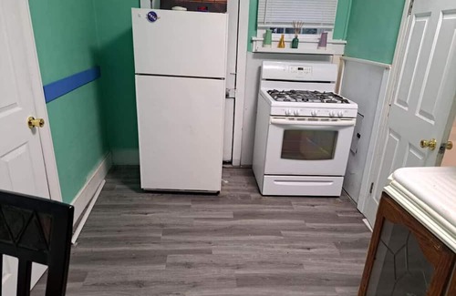 Downtown Akron Apartment | Roo's Playhouse: Cozy 1-Bed, 1-Bath Apartment