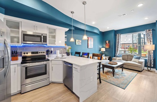 West Poplar House | Roof Deck! 3 Bdrm, 3 ba, Prime Location!