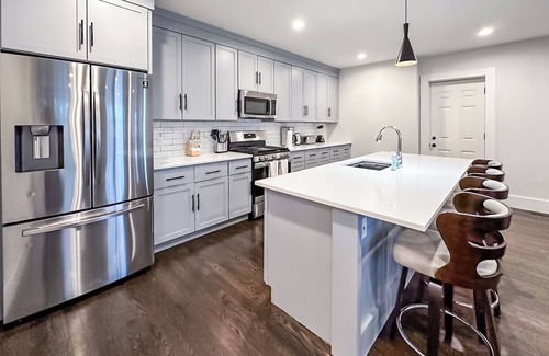 Neponset - Port Norfolk Apartment | Roof Deck 6Bedrooms, W/D, Parking, Baby Crib