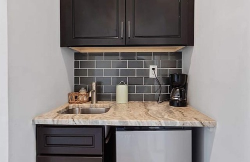 South Philadelphia House | Roof Deck Oasis Top Rated Airbnb near PENN & CHOP