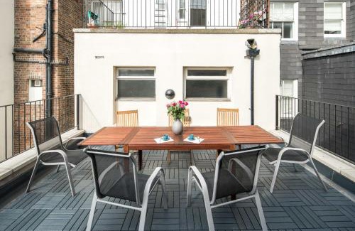 South Kensington Apartment | Roof Haven at Kensington Mews