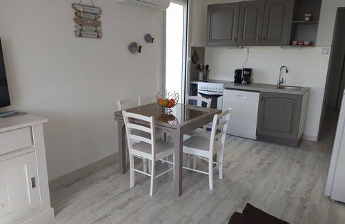 Le Grau-Du-Roi Apartment | Roof terrace apartment ideal for 4 people. 5 minutes from the sea